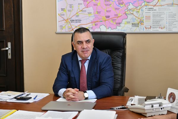 Стефан Радев, гр.Сливен, обл.Сливен